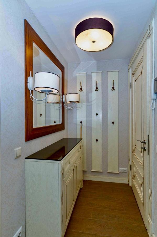 Cozy Studio Apartment In The Center Of Riga Exterior photo